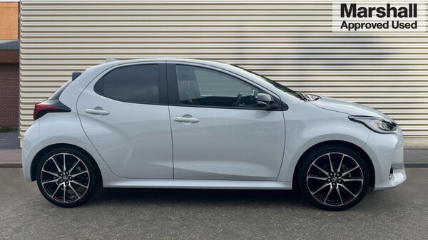 Used Toyota Yaris 2023 for sale - 76130901: Photo 2