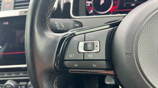 Used Volkswagen Golf 2019 for sale - 76155007: Photo 39