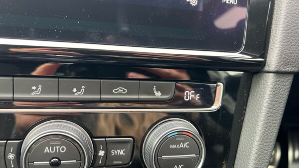 Used Volkswagen Golf 2019 for sale - 76155007: Photo 41