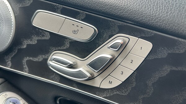 Used Mercedes-Benz GLC 2021 for sale - 75595577: Photo 34