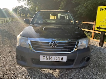 Used Toyota Hilux 2014 for sale - 79197457: Photo