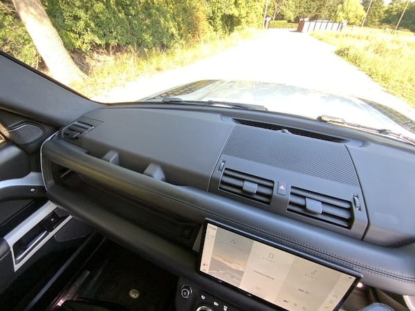Used Land Rover Defender 2023 for sale - 75503156: Photo 41