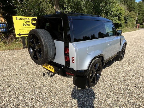 Used Land Rover Defender 2023 for sale - 75503156: Photo 4