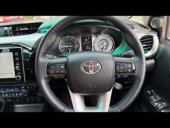 Used Toyota Hilux 2023 for sale - 79160052: Photo