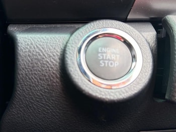 Used Toyota Hilux 2023 for sale - 79160052: Photo