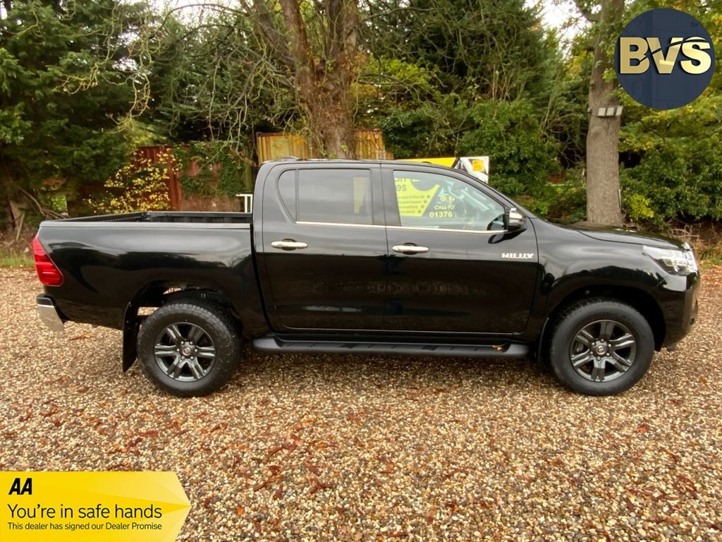 Used Toyota Hilux 2023 for sale - 76245457: Photo 2