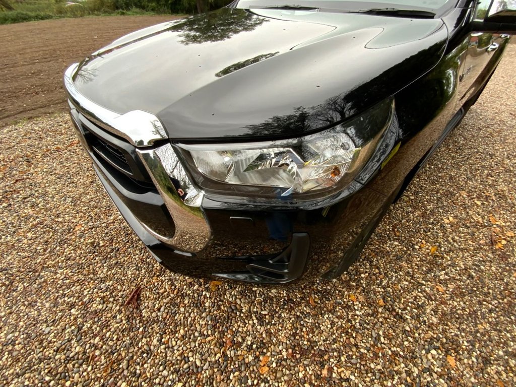 Used Toyota Hilux 2023 for sale - 76245457: Photo 46