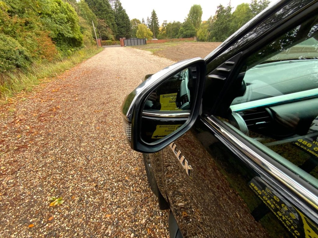 Used Toyota Hilux 2023 for sale - 76245457: Photo 47