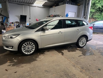 Used Ford Focus 2017 for sale - 75347538: Photo