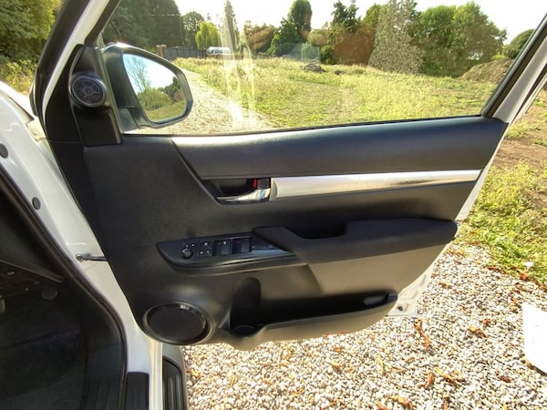 Used Toyota Hilux 2021 for sale - 75541393: Photo 32