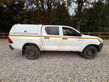 Used Toyota Hilux 2018 for sale - 79655604: Photo