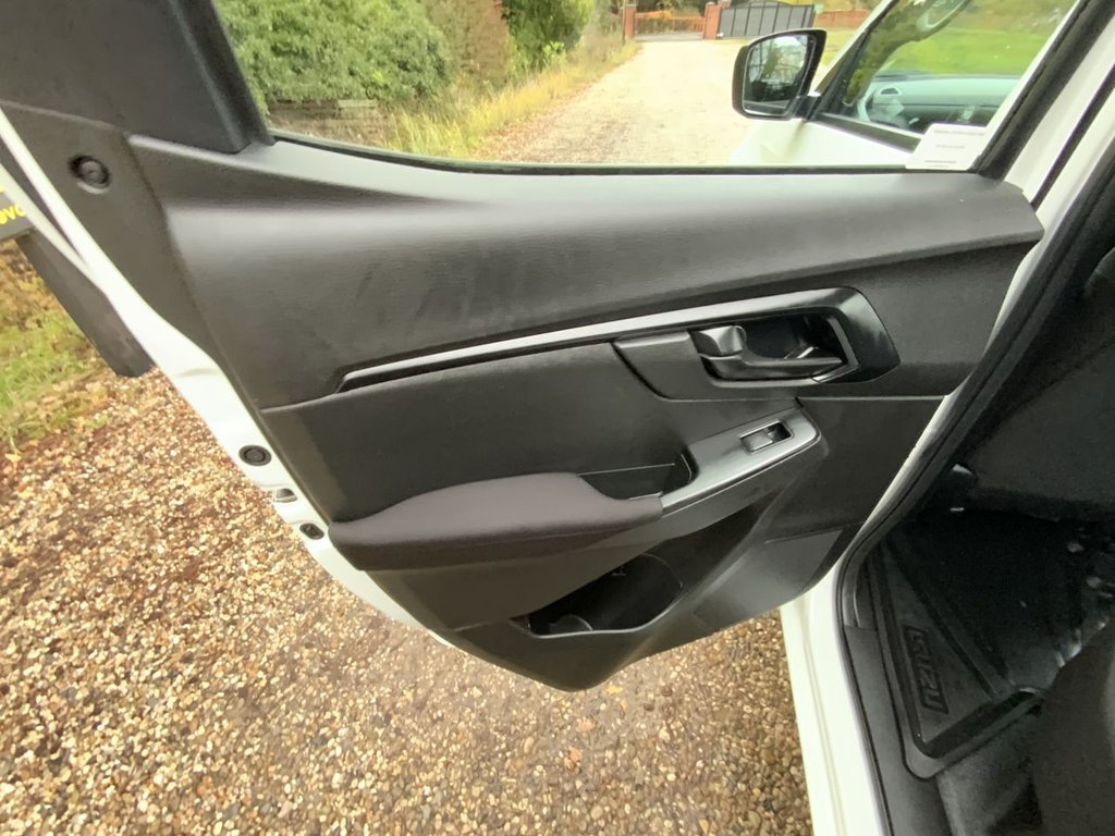 Used Isuzu D-Max 2022 for sale - 76617610: Photo 15