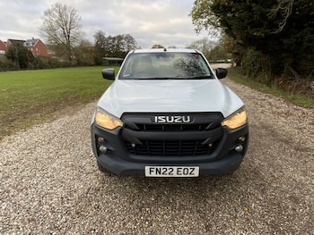 Used Isuzu D-Max 2022 for sale - 76617610: Photo