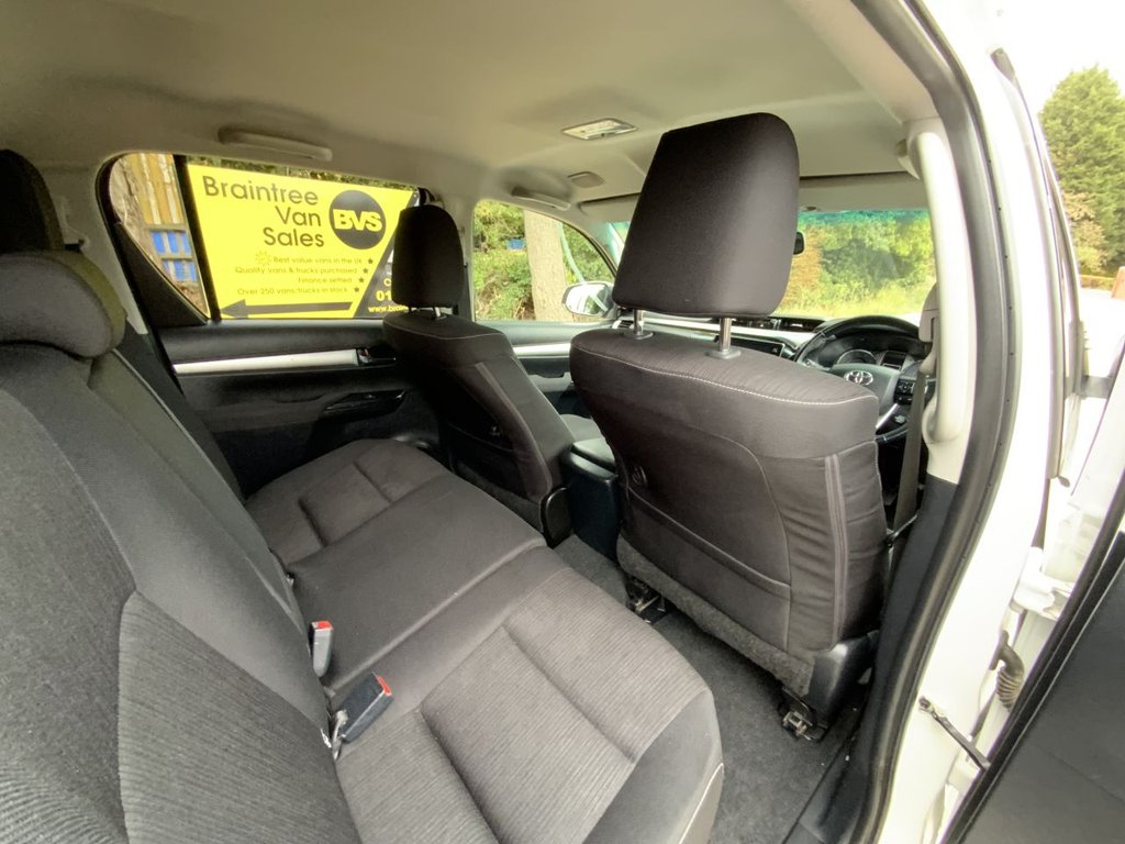 Used Toyota Hilux 2023 for sale - 77369329: Photo 25