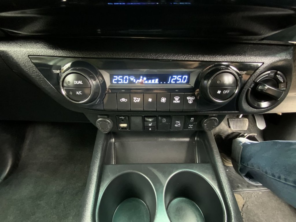 Used Toyota Hilux 2023 for sale - 77369329: Photo 39