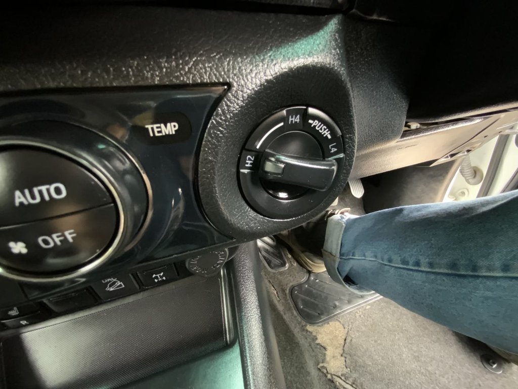 Used Toyota Hilux 2023 for sale - 77369329: Photo 42