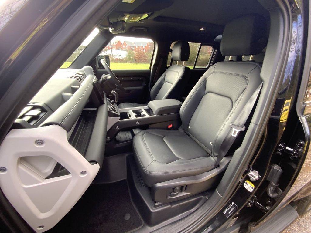 Used Land Rover Defender 2025 for sale - 77394717: Photo 11
