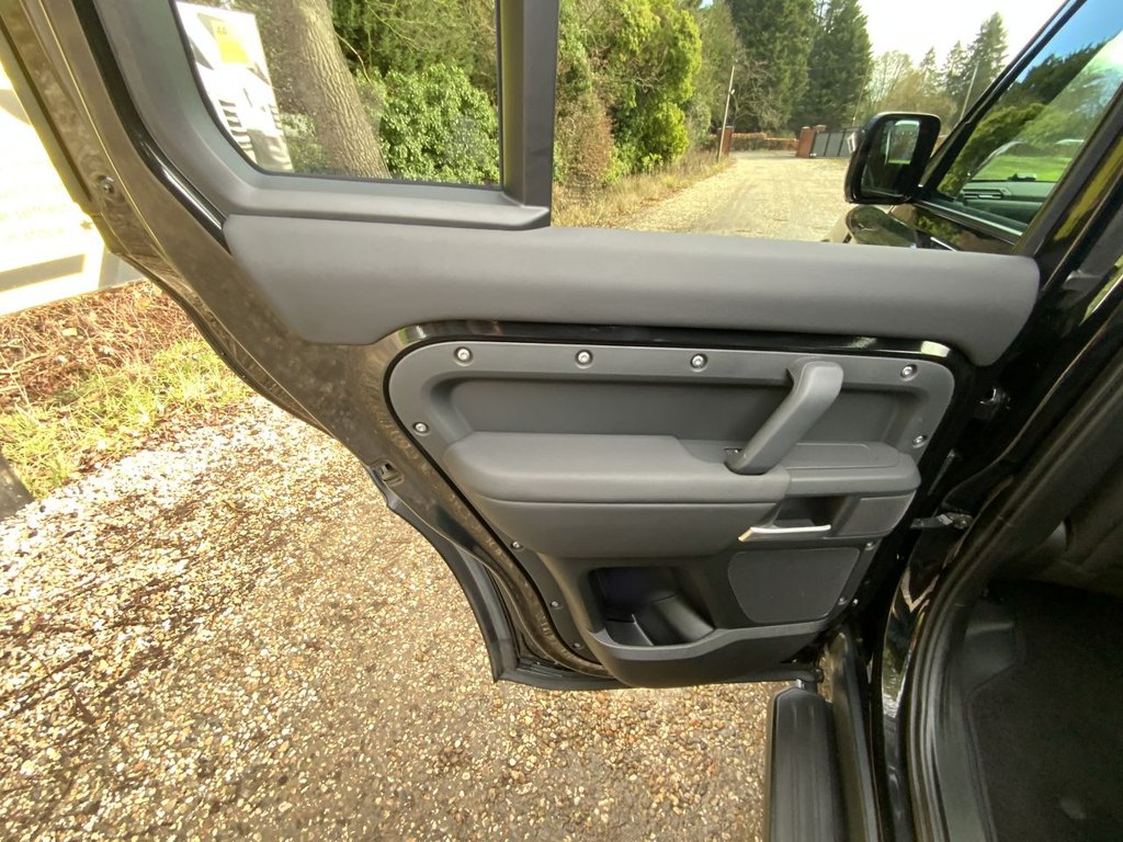Used Land Rover Defender 2025 for sale - 77394717: Photo 15