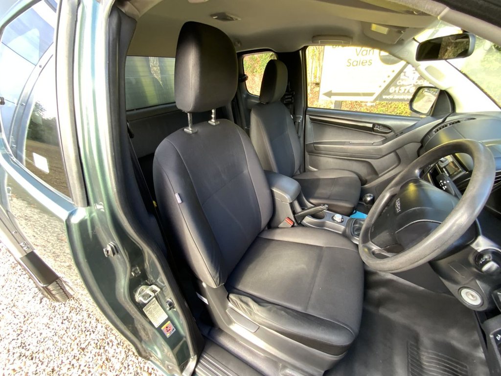 Used Isuzu D-Max 2017 for sale - 75573654: Photo 32