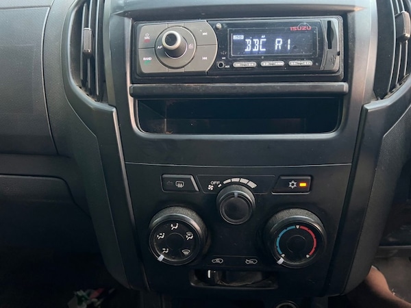 Used Isuzu D-Max 2017 for sale - 75573654: Photo 3