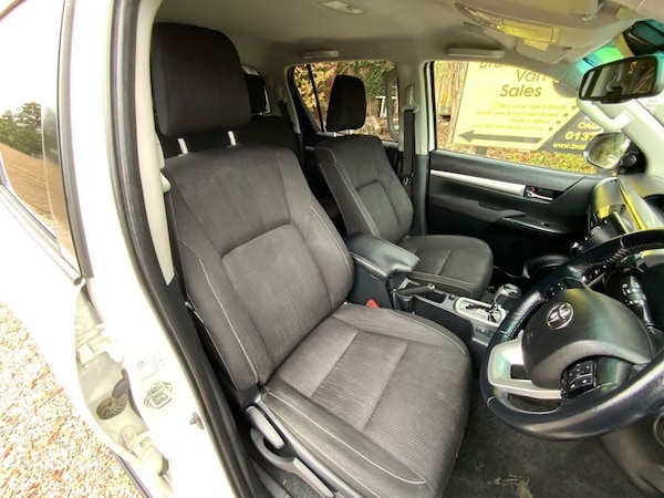 Used Toyota Hilux 2023 for sale - 76273929: Photo 11