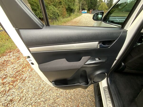 Used Toyota Hilux 2023 for sale - 76273929: Photo 22