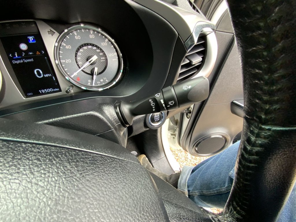 Used Toyota Hilux 2023 for sale - 76273929: Photo 34