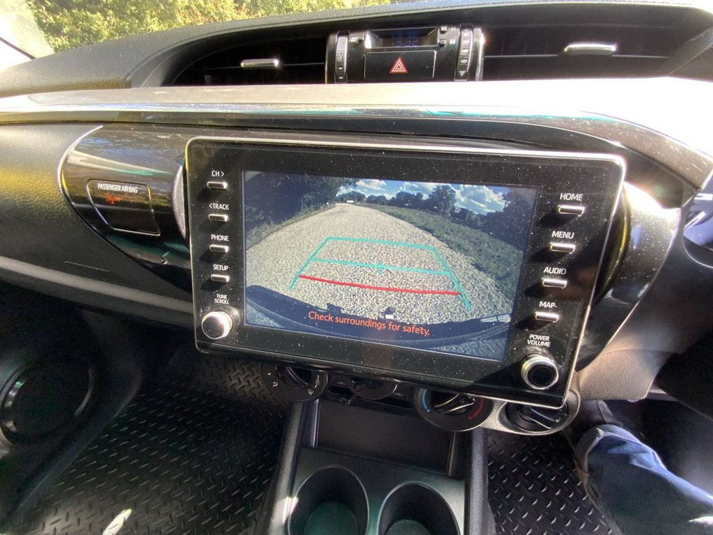 Used Toyota Hilux 2023 for sale - 75553980: Photo 15