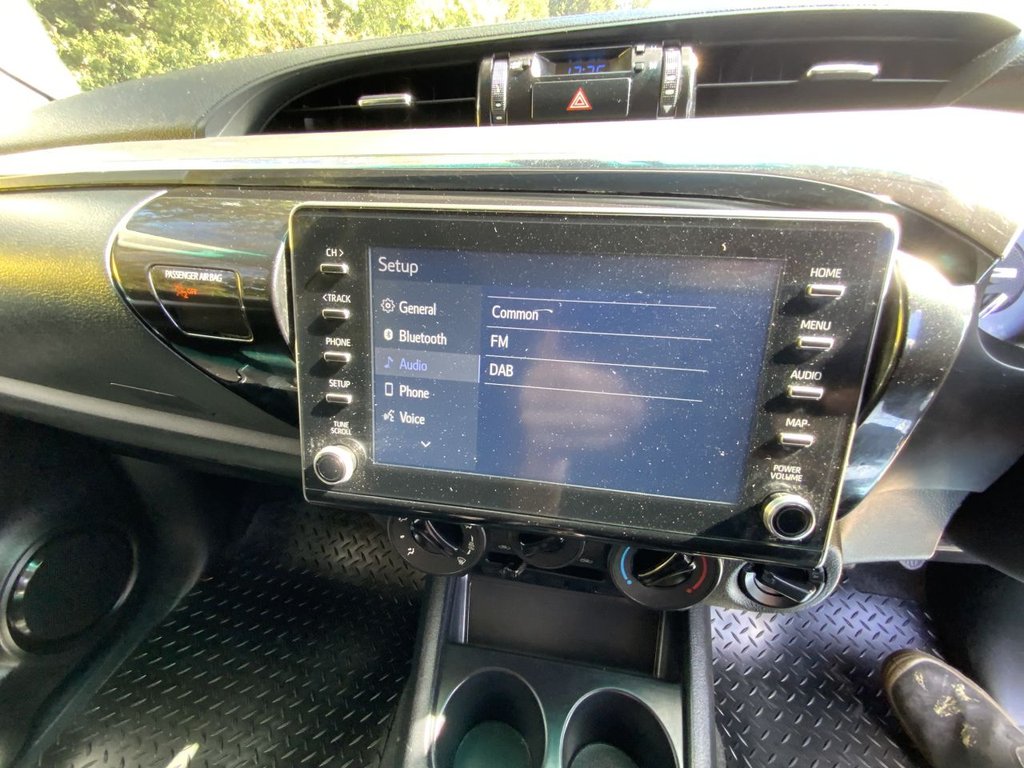 Used Toyota Hilux 2023 for sale - 75553980: Photo 22