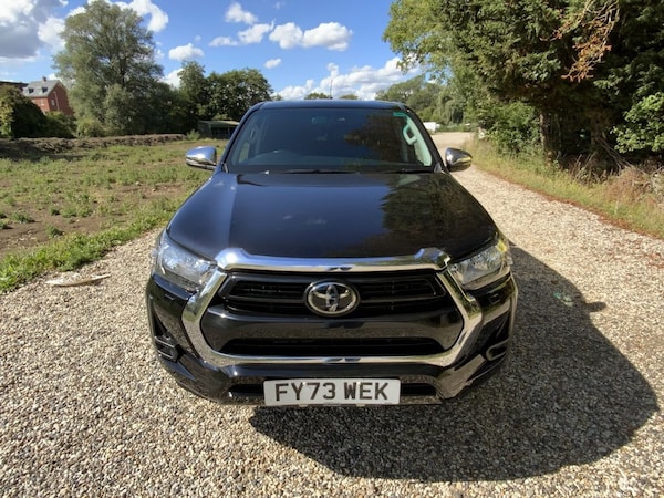 Used Toyota Hilux 2023 for sale - 75553980: Photo 2