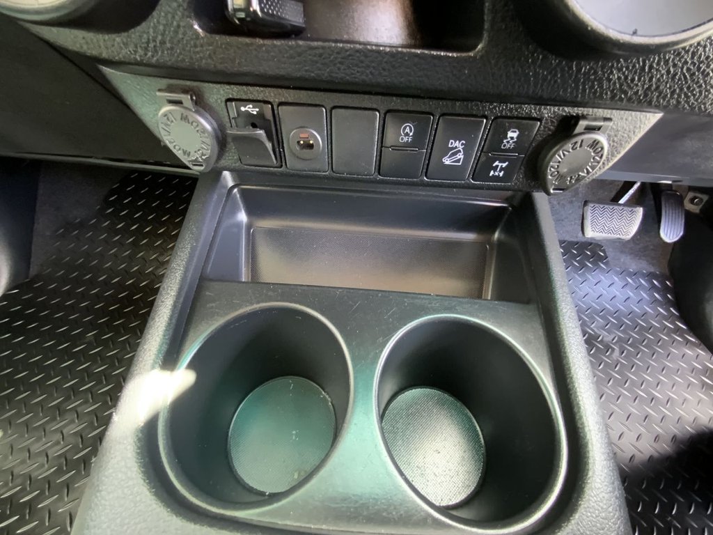 Used Toyota Hilux 2023 for sale - 75553980: Photo 33