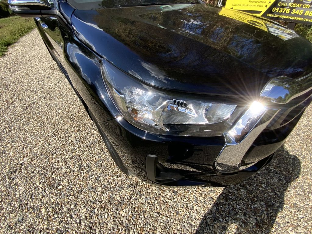 Used Toyota Hilux 2023 for sale - 75553980: Photo 34