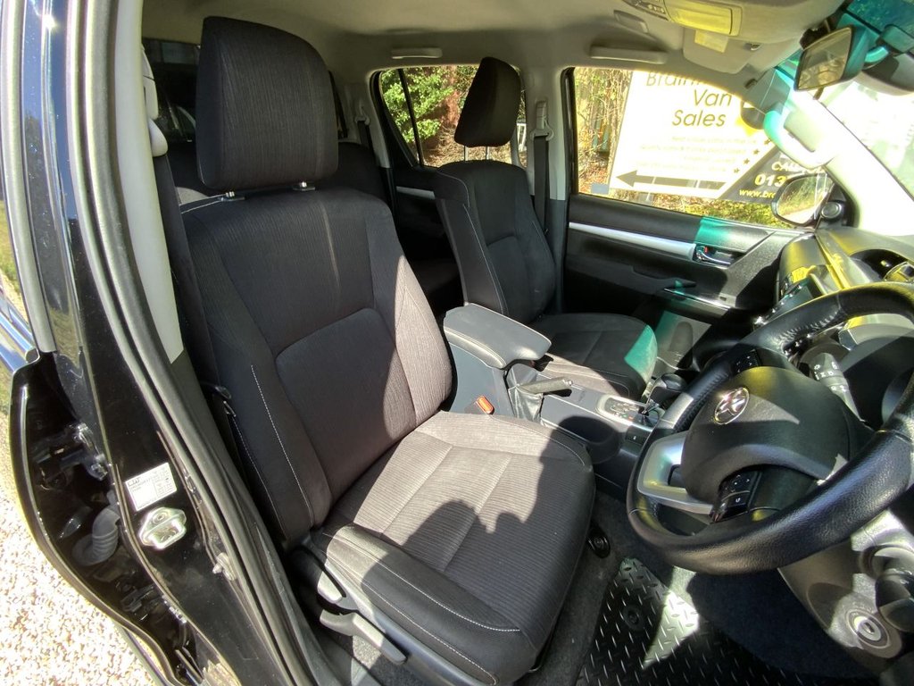 Used Toyota Hilux 2023 for sale - 75553980: Photo 39