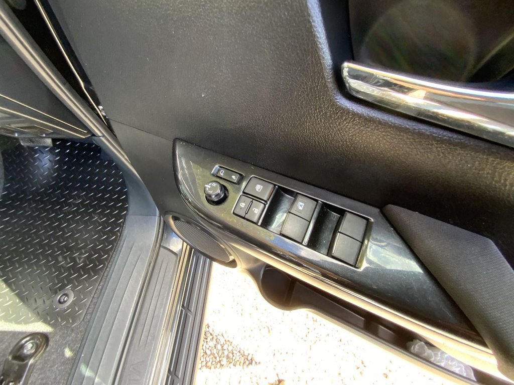 Used Toyota Hilux 2023 for sale - 75553980: Photo 40