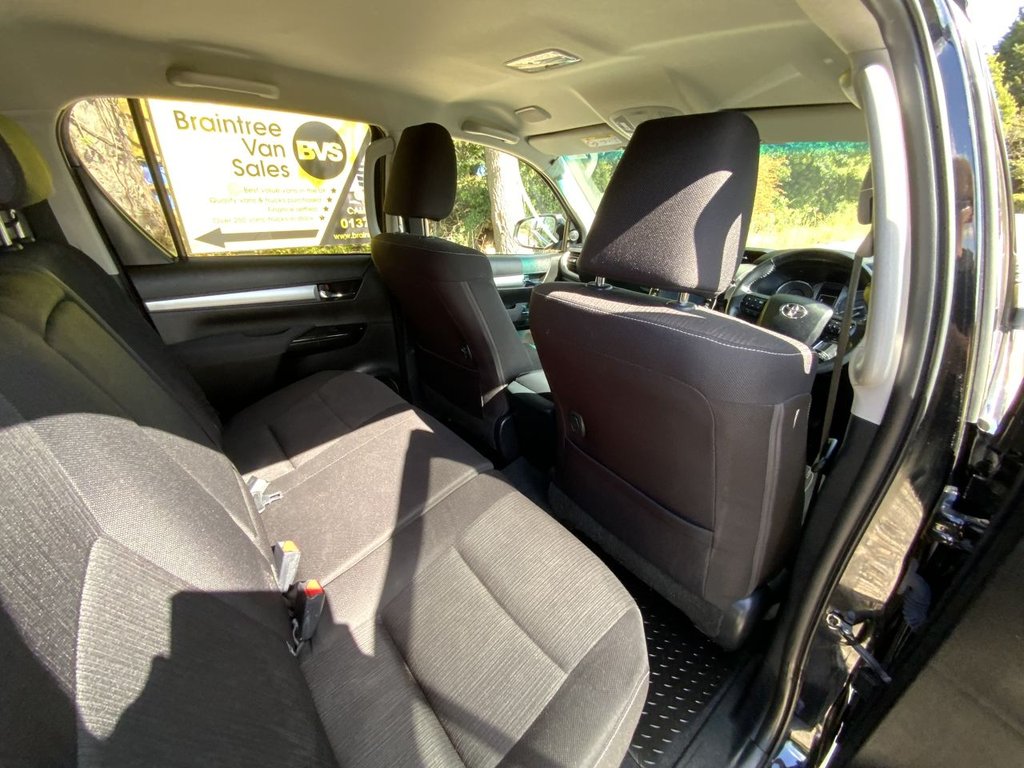 Used Toyota Hilux 2023 for sale - 75553980: Photo 45