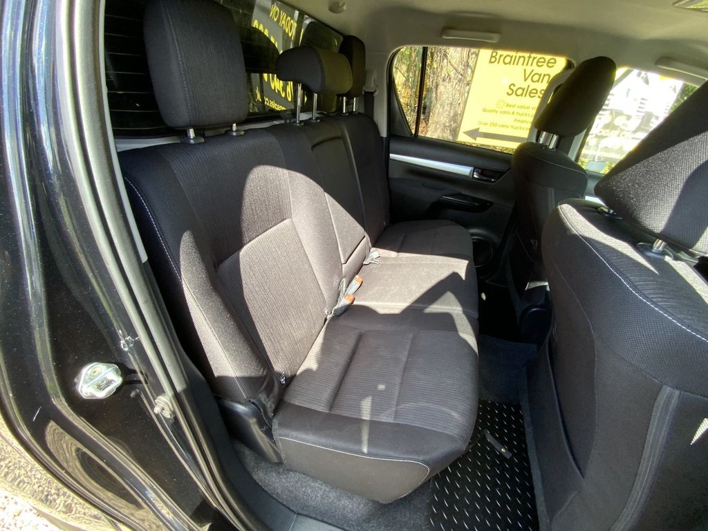 Used Toyota Hilux 2023 for sale - 75553980: Photo 46