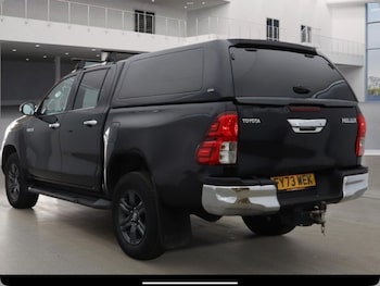 Used Toyota Hilux 2023 for sale - 75553980: Photo