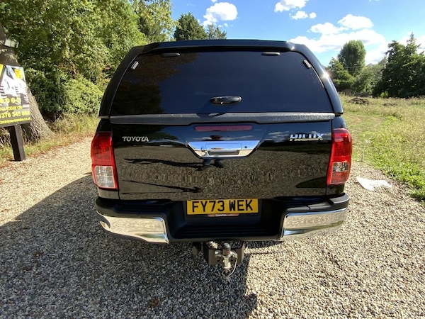 Used Toyota Hilux 2023 for sale - 75553980: Photo 5
