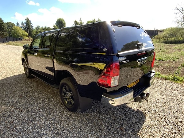 Used Toyota Hilux 2023 for sale - 75553980: Photo 7