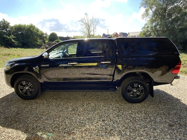 Used Toyota Hilux 2023 for sale - 75553980: Photo 8