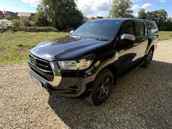Used Toyota Hilux 2023 for sale - 75553980: Photo 9