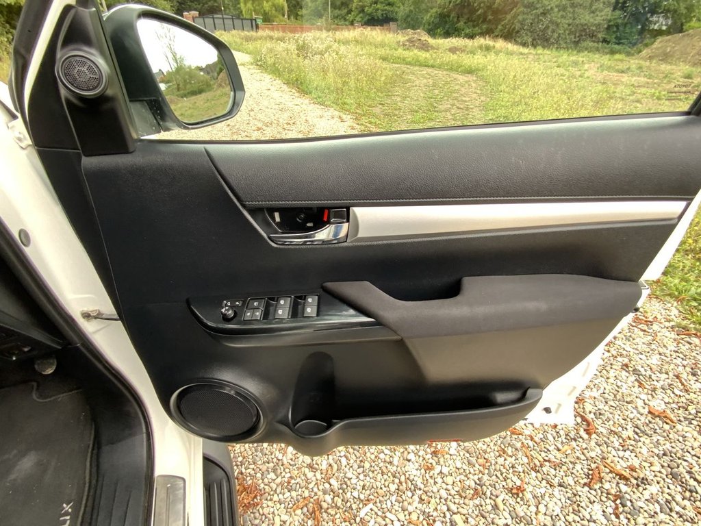 Used Toyota Hilux 2021 for sale - 76710918: Photo 24