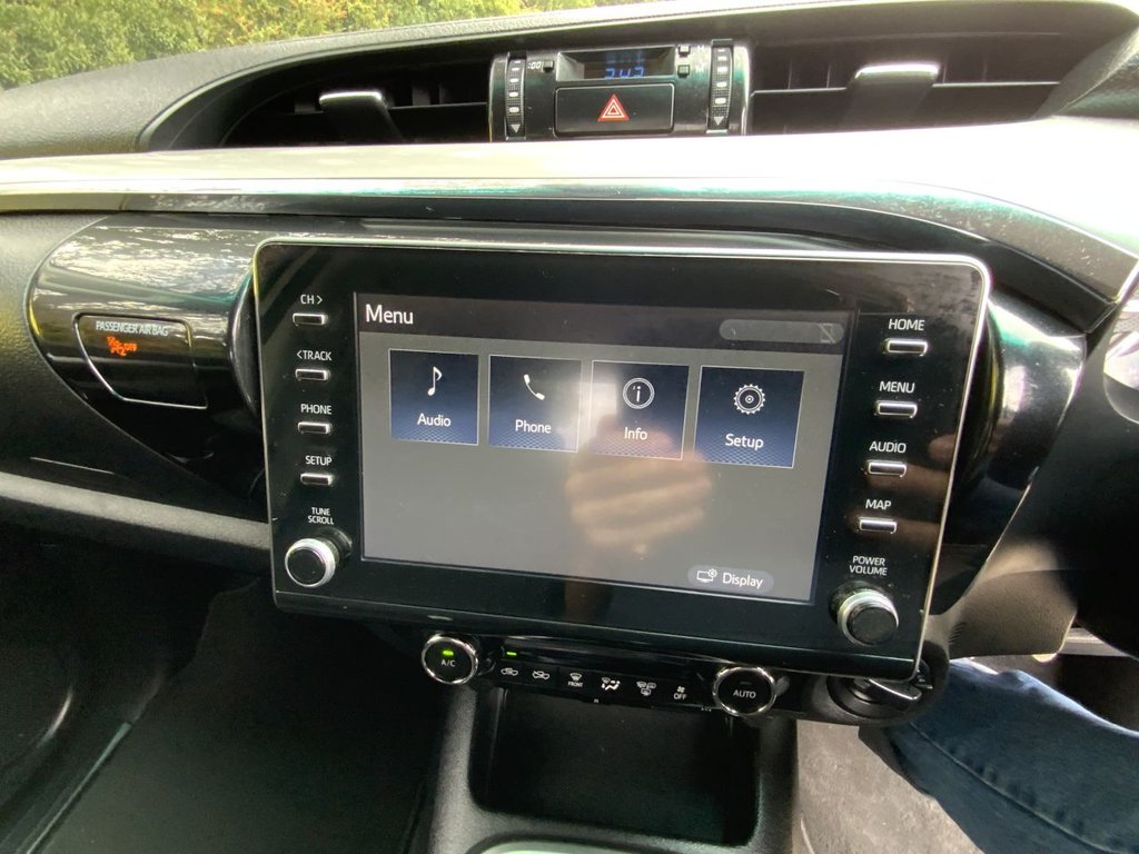 Used Toyota Hilux 2021 for sale - 76710918: Photo 42