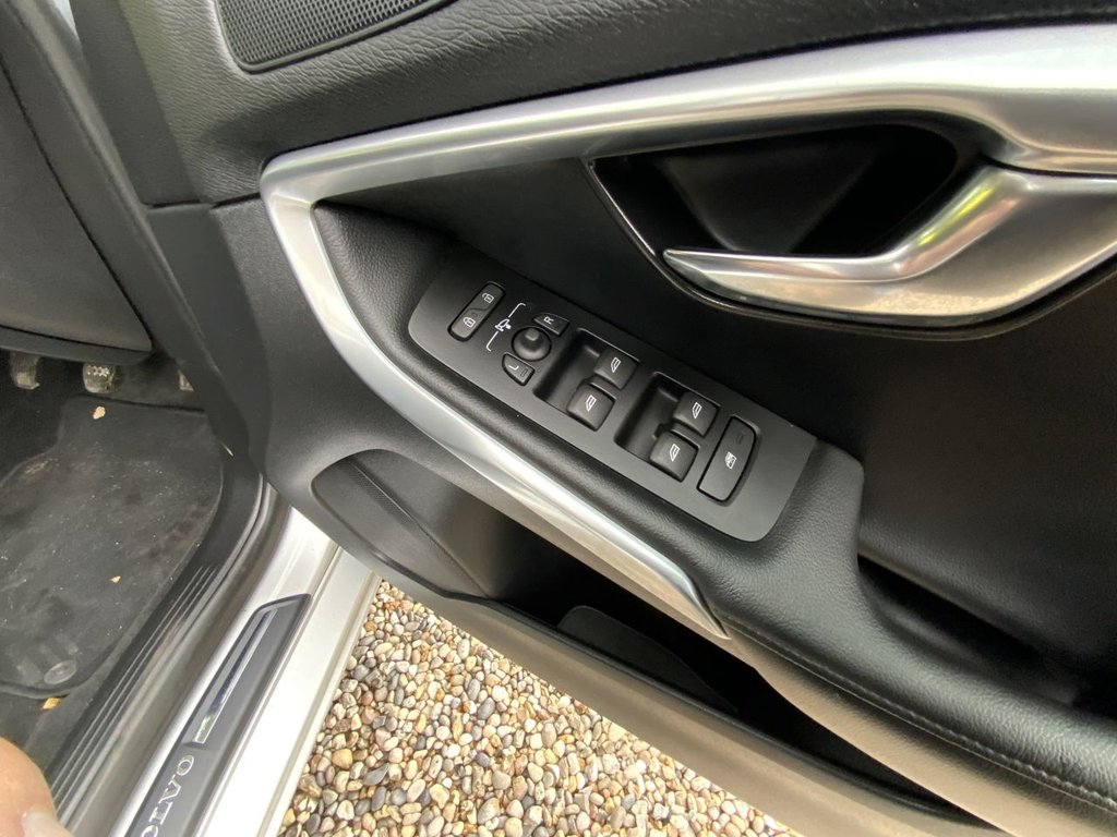 Used Volvo V40 2014 for sale - 75597295: Photo 18