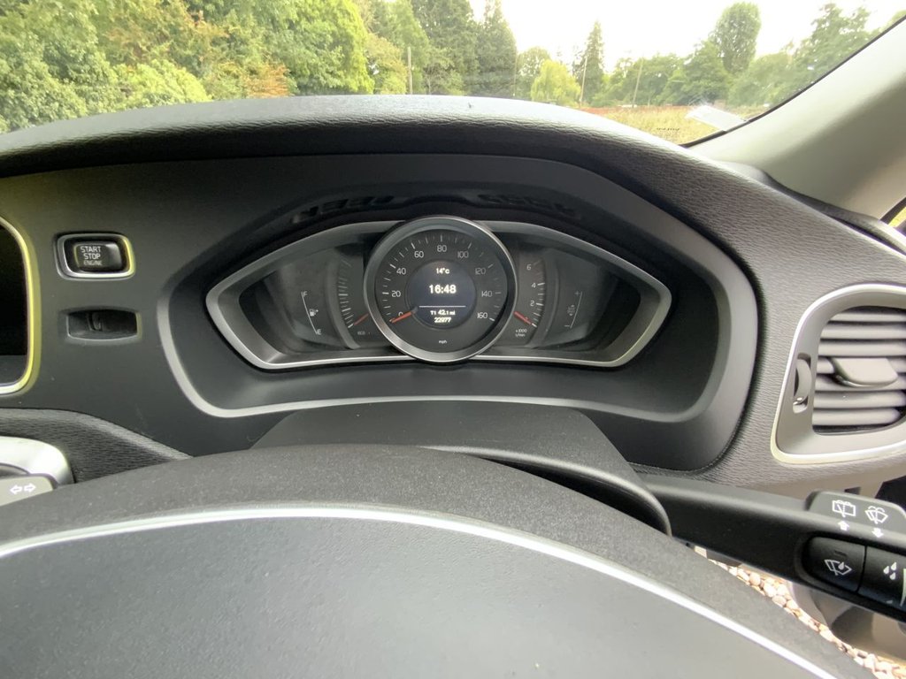 Used Volvo V40 2014 for sale - 75597295: Photo 36