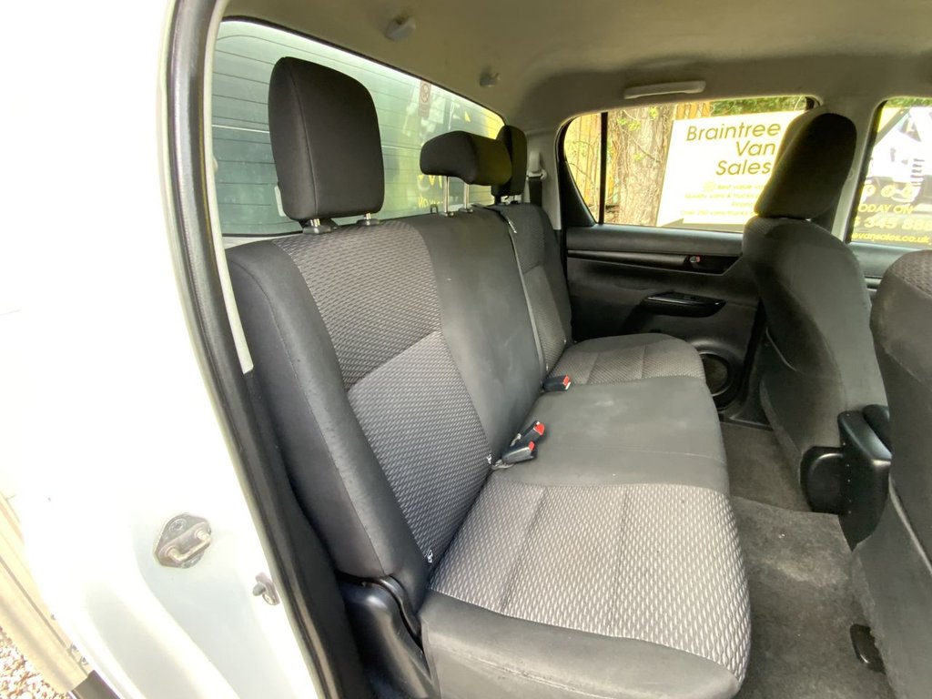 Used Toyota Hilux 2019 for sale - 75698227: Photo 30