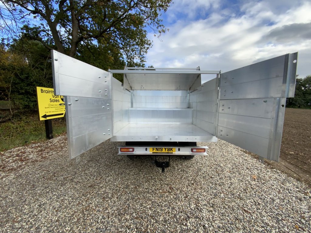 Used Toyota Hilux 2019 for sale - 75698227: Photo 35