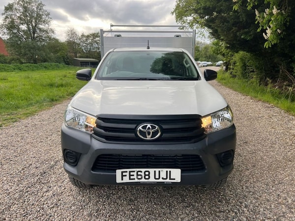 Used Toyota Hilux 2019 for sale - 75698227: Photo 8