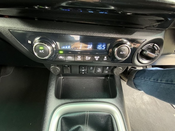 Used Toyota Hilux 2021 for sale - 74659492: Photo 37