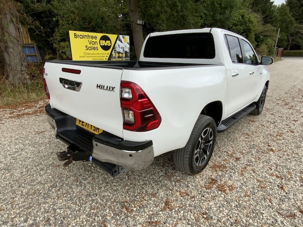 Used Toyota Hilux 2021 for sale - 74659492: Photo 4